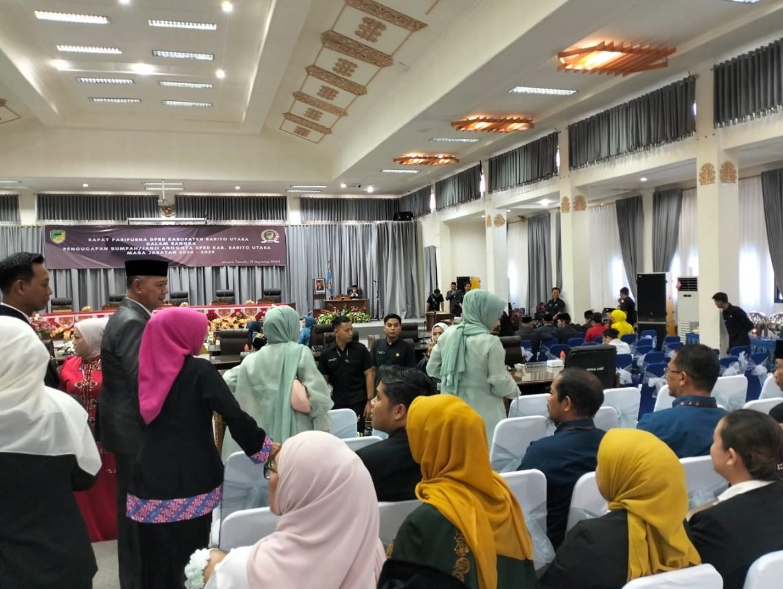 Sebanyak 25 Orang Anggota DPRD Barito Utara Periode 2024-2029 Diambil Sumpah Janjinya