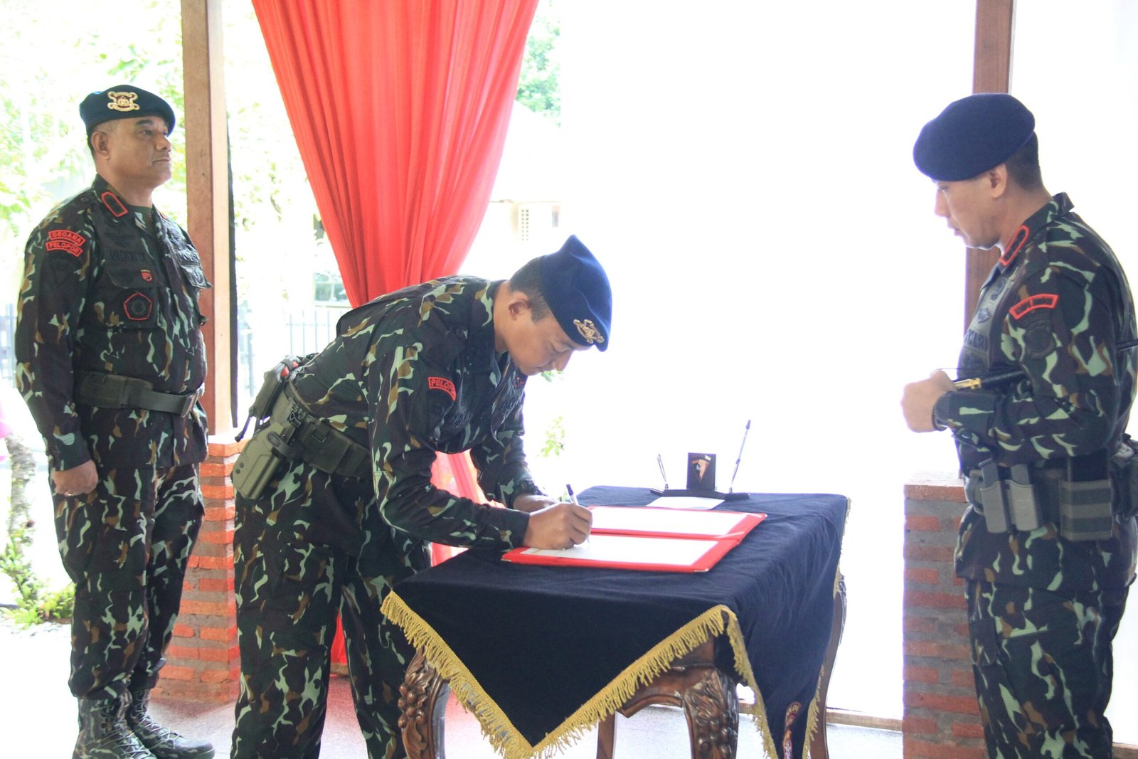 Dansatbrimob Pimpin Sertijab Wadansat Brimob Polda Kalteng