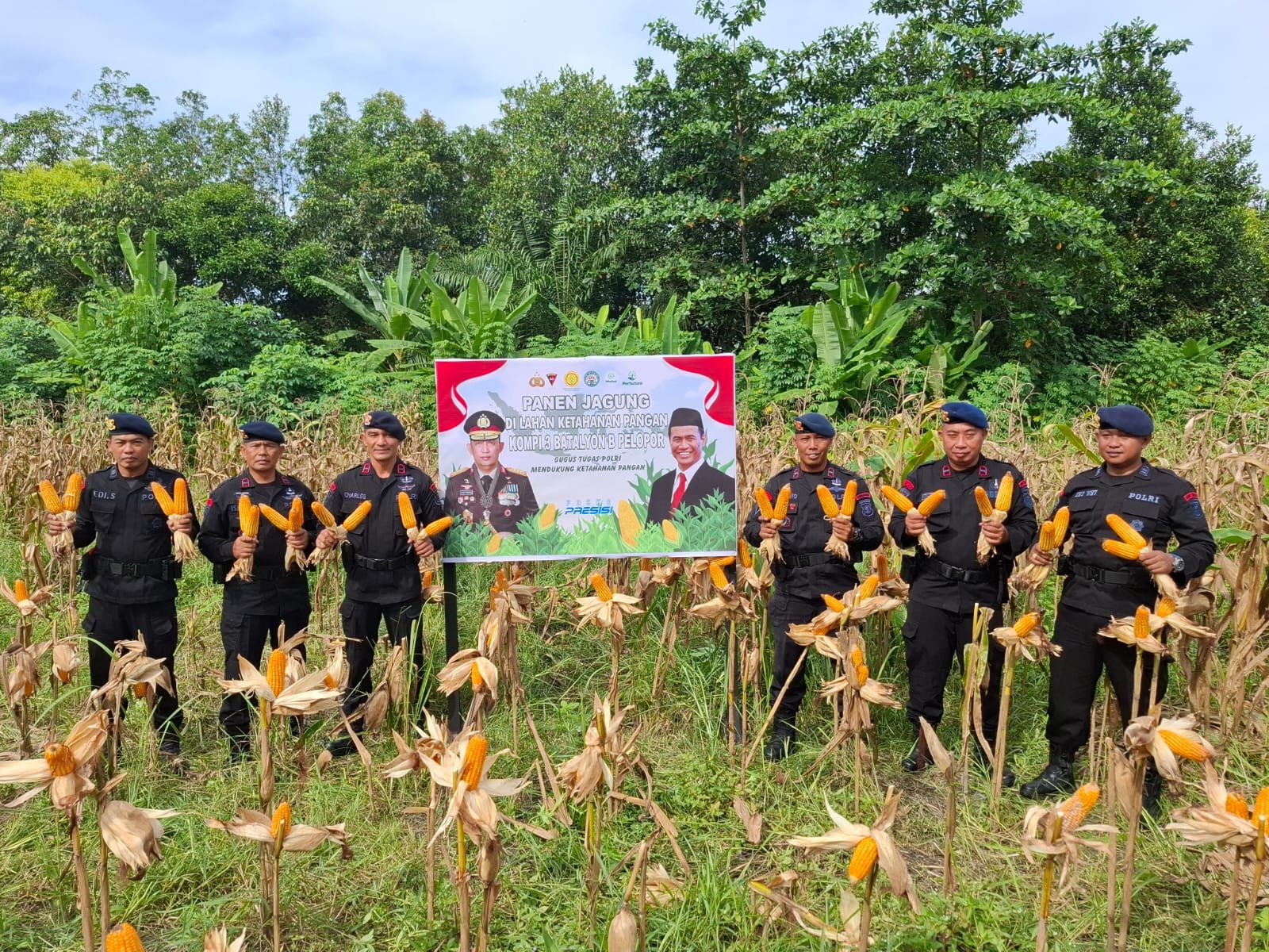 Brimob Polda Kalteng Gelar Panen Raya Jagung