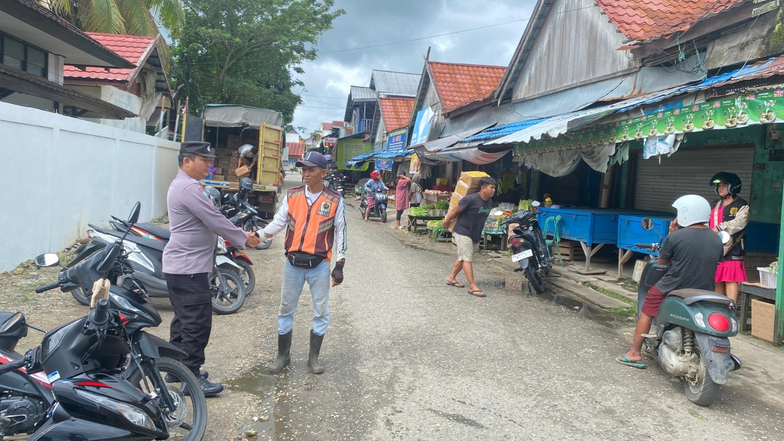 Cegah Premanisme, Polsek Kurun Patroli Pantau Objek Vital dan Pasar