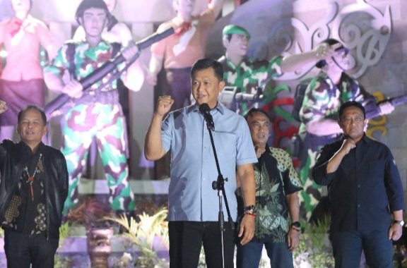 Kapolda Hadiri Acara Car Free Night Huma Betang di Palangka Raya Bentuk Dukungan Pengembangan Budaya Daerah