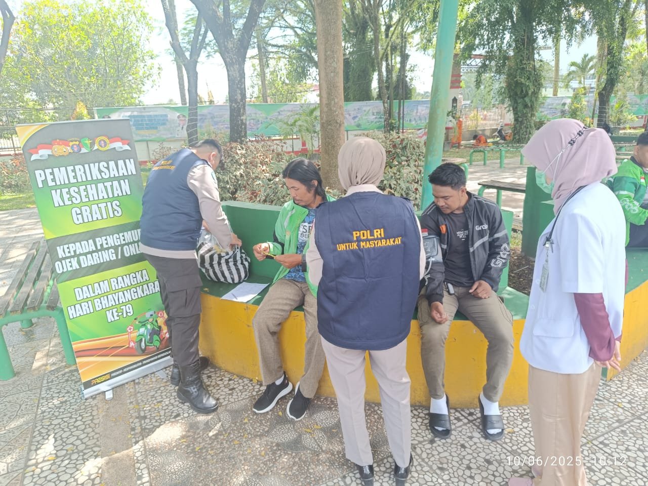 Rumkit Polda Kalteng Sambut HUT Bhayangkara ke-79 melalui PPelayanan Kesehatan Keliling