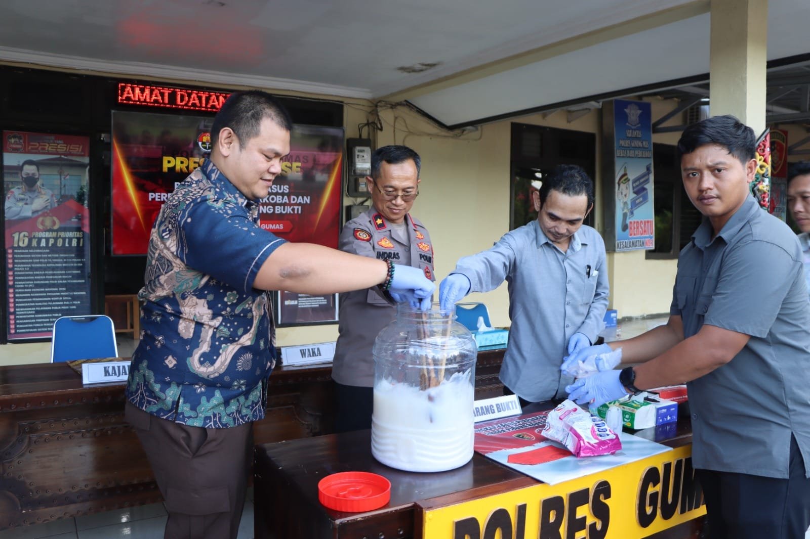 Polres Gunung Mas Musnahkan Hampir Satu Ons Sabu