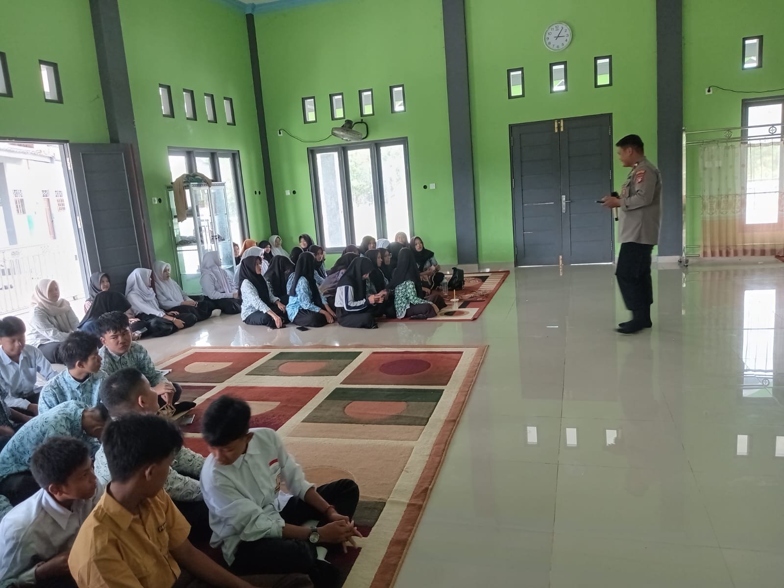 Penyuluhan Bahaya Narkoba dan Anti Perundungan, Satbinmas Polres Gumas Kunjungi Sekolah