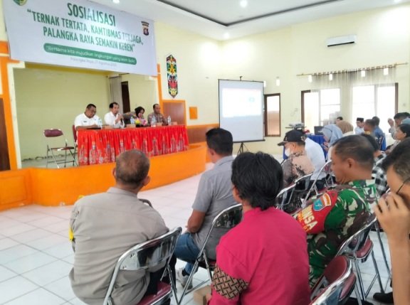 Anggota Kodim 1016/Plk Hadiri Sosialisasi Cara Beternak yang Baik dan Ramah Lingkungan