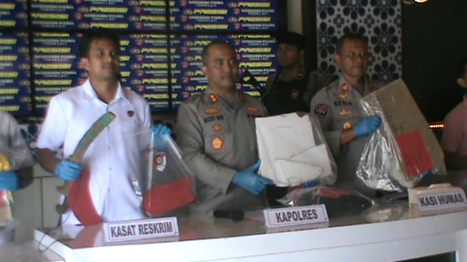 Kabur Keluar Kalsel, Polres Tala Berhasil Amankan Dua Penjarah Minimarket