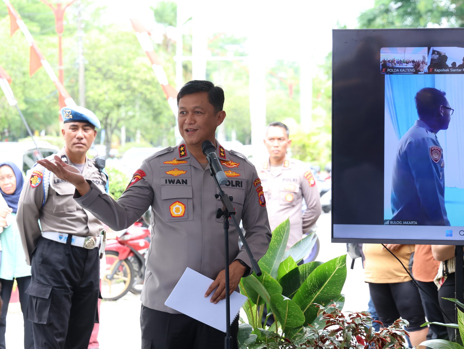 Polri untuk Masyarakat, Polda Kalteng bersama Bulog Kick-Off Gerakan Pangan Murah