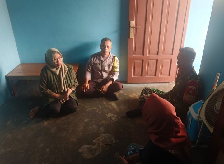 Bhabinkamtibmas Kalampangan Respons Cepat Laporan Keributan Pasutri