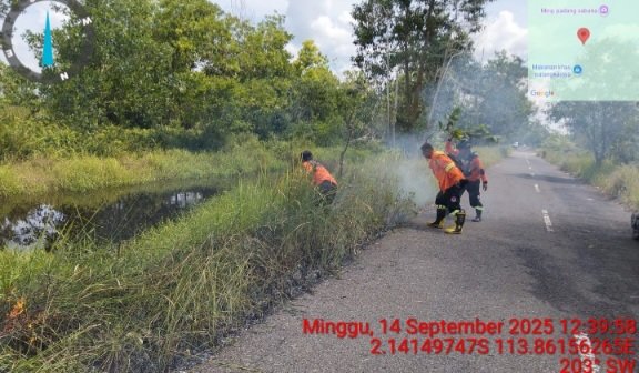 Bhabinkamtibmas dan KALTANA Patroli Karhutla di Petuk Katimpun