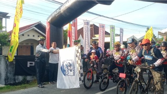 Kasdim 1016/Palangka Raya Ikuti Gowes Bareng