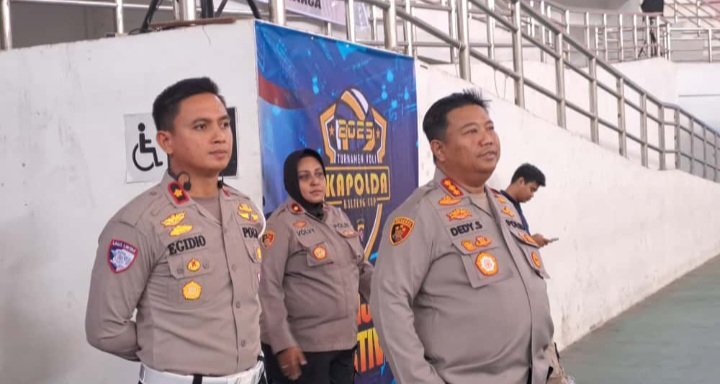Kapolresta Semangati Tim Voli Polresta Palangka Raya di Kapolda Kalteng Cup 2025