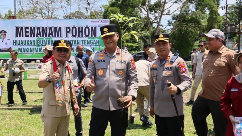 Gubernur Agustiar bersama Forkopimda Kalteng Tanam Pohon dan Tebar Benih Ikan