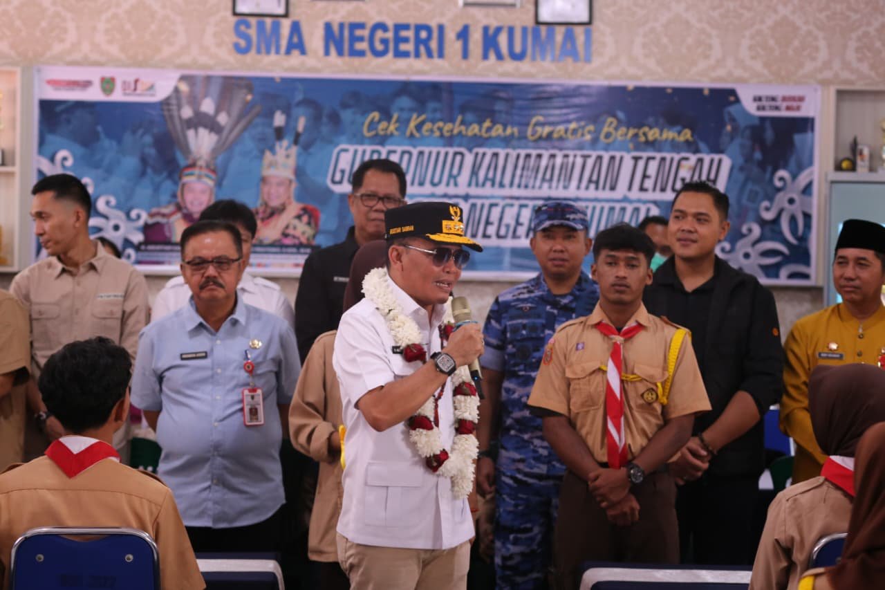 Gubernur Tinjau Digitalisasi Pembelajaran di SMAN 1 Kumai