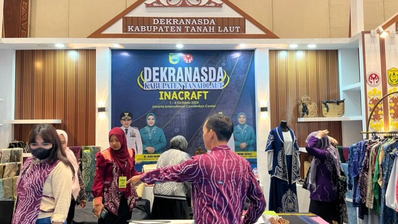 Hasil Kerajinan Kabupaten Tanah Laut Diminati di INACRAFT 2025
