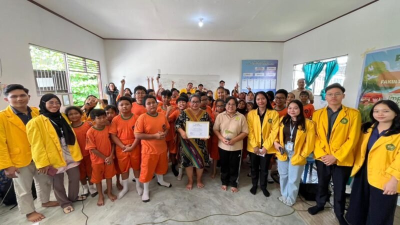 Mahasiswa UPR Tanamkan Cinta Lingkungan pada Murid SD