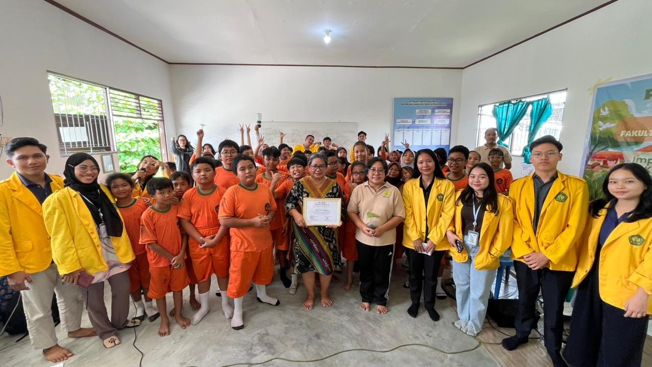 Mahasiswa UPR Tanamkan Cinta Lingkungan pada Murid SD