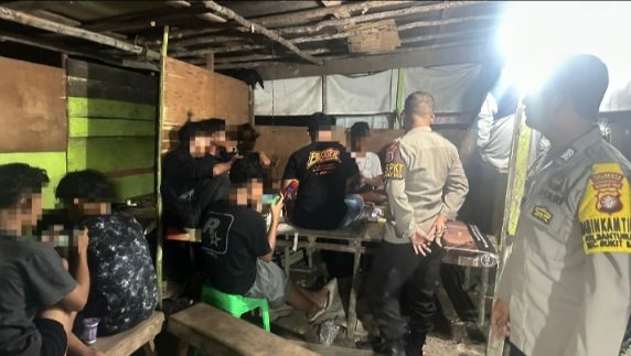 Mitigasi Kenakalan Remaja, Polsek Bukit Batu Sambangi Tongkrongan di Banturung