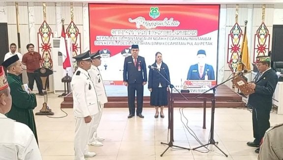 Bupati Kapuas Lantik Kepala Desa Mantangai Tengah dan Narahan Baru, Tekankan Tata Kelola Pemerintahan yang Akuntabel