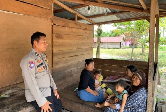 Polsek Rakumpit Sosialisasikan Nomor Layanan 110, Kapolsek: Masyarakat Tak Perlu Ragu Memanfaatkannya