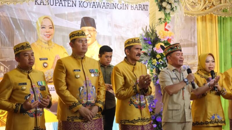 Kapolres Kobar Hadiri Upacara Adat Rangkaian HUT ke-66 Kabupaten