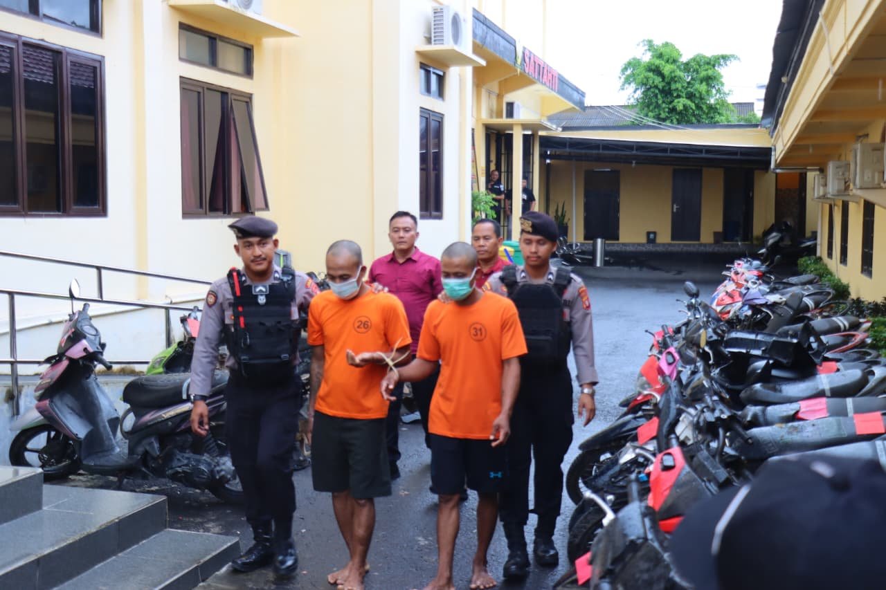 Dua Pelaku Spesialis Curanmor Ditangkap, Polres Kobar Amankan Puluhan Motor