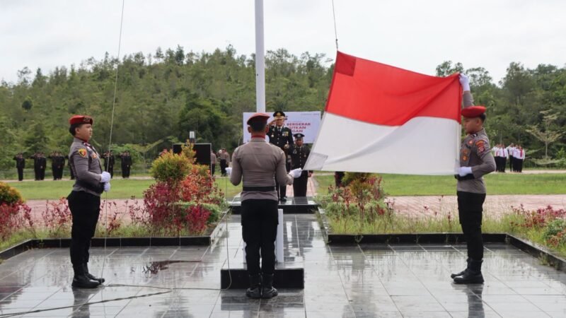 Kapolres Gumas: Teladani Kesabaran, Keberanian, dan Keikhlasan Para Pahlawan