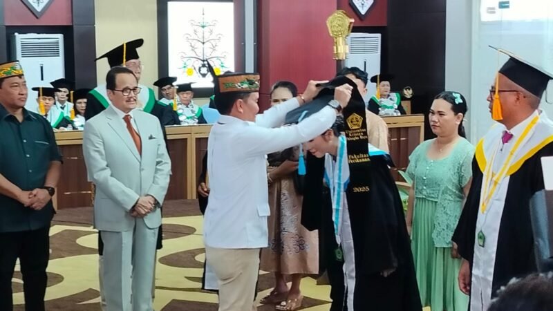 Gubernur Agustiar Ajak Wisudawan UKPR Jadi Motor Pembangunan Kalteng