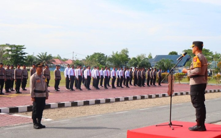 Kapolres Katingan Pimpin Apel Akbar Kebangsaan Bersama Buruh dan Ojol