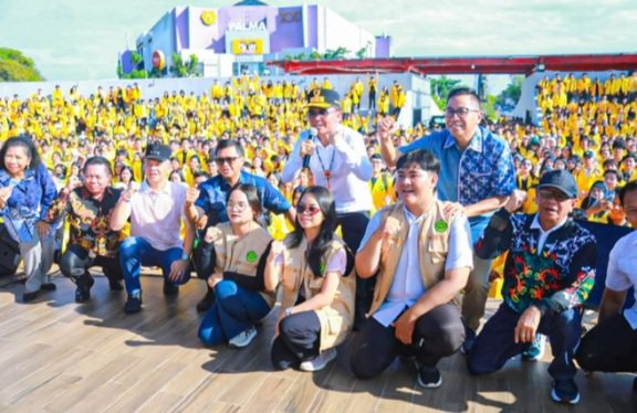 Gubernur Agustiar Sabran Lepas 2.325 Mahasiswa KKN Universitas Palangka Raya