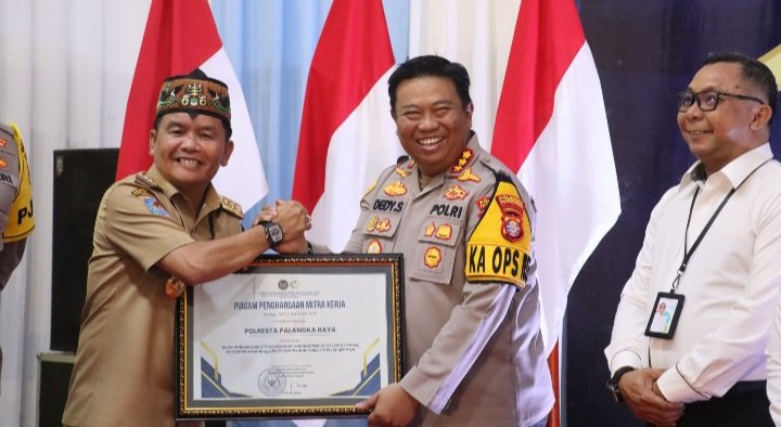 Hari Bakti Kemenimipas 2025, Polresta Palangka Raya Dianugerahi Penghargaan Mitra Kerja