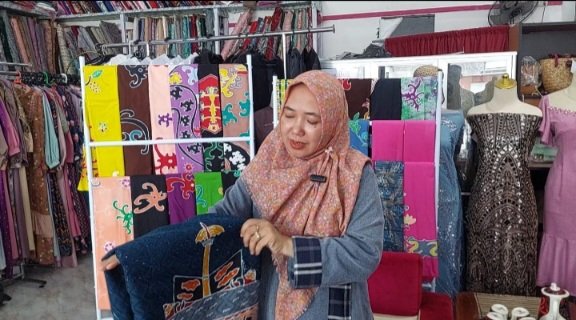 Batik Tulis Khas Kapuas Terus Bertumbuh, Motif Lokal Jadi Identitas Baru