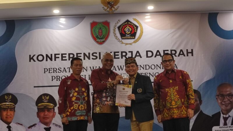 Agustiar Sabran Dianugerahi Anggota Kehormatan PWI