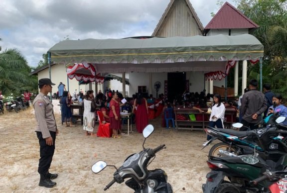 Polsek Rakumpit Amankan Perayaan dan Ibadah Natal GKE Takaras Kota