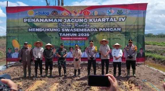 Gubernur Bersama Kapolda Tanam Jagung Serentak di Kapuas, Perkuat Ketahanan Pangan 2025