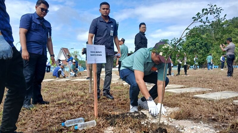 Bupati Barito Utara Ajak Warga Perkuat Gerakan Penghijauan di Hari Menanam Pohon Indonesia 2025