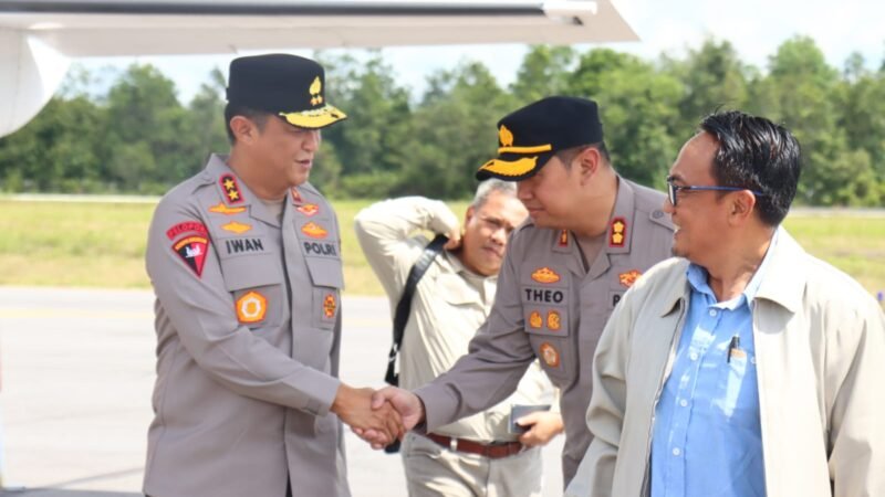Kapolres Kobar Sambut Kapolda Kalteng dan Forkopimda Provinsi di Bandara Iskandar