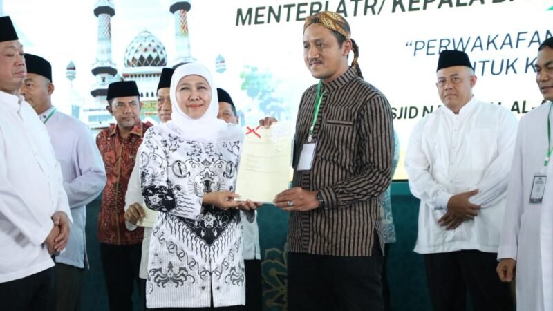 Jelang Natal, Gereja Fransiskus Asisi Terima Sertipikat Tanah, Romo Wahyu: Hadiah Terindah bagi Umat