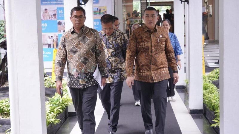 Revisi Tata Ruang Jabodetabek–Punjur Disiapkan, Wamen Ossy Tekankan Penguatan Mitigasi Bencana