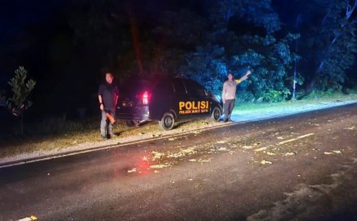 Patroli Dini Hari, Polsek Bukit Batu Pantau Area Rawan Laka Lantas