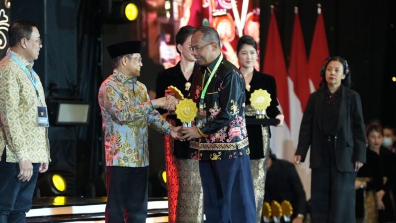 Komitmen Jamin Kesehatan Warga, Kalteng Sabet UHC Award 2026 Kategori Madya