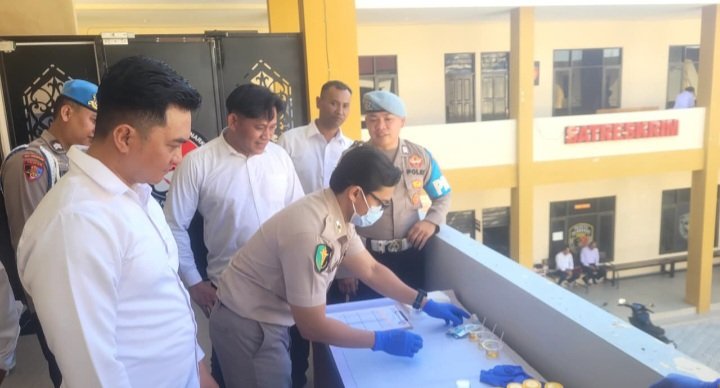 Pastikan Bebas Narkotika, Polresta Palangka Raya Tes Urine Personel