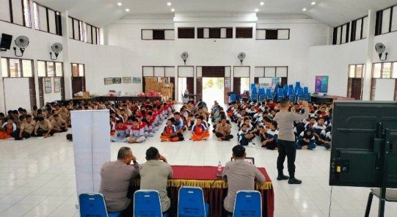 Sosialisasi Rekrutmen Polri 2026, SDM Polresta Sambangi SMKN 1 Palangka Raya