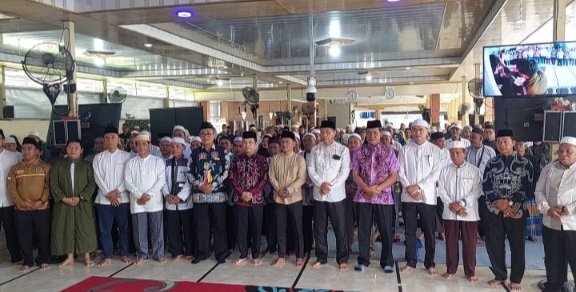 Staf Ahli Bupati Kapuas Buka Bimbingan Manasik Haji 1447 H, 320 Jamaah Ikuti Pembekalan