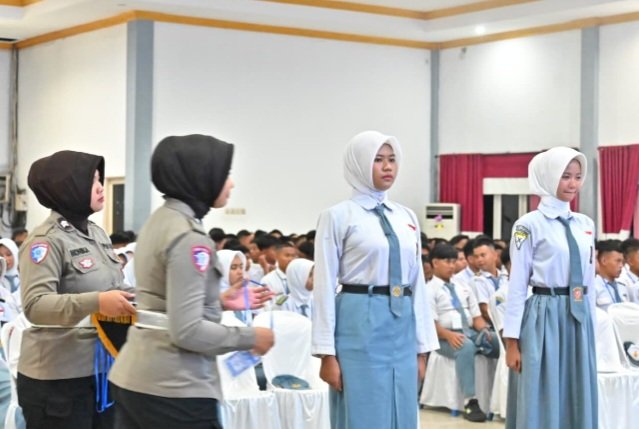 381 Polisi Keamanan Sekolah Perwakilan Siswa SMA & SMK se-Kalteng Digembleng di SPN