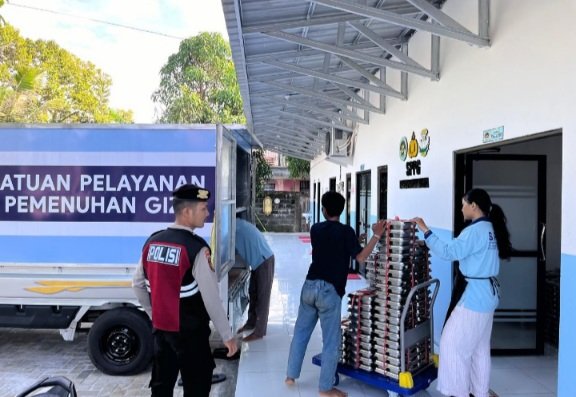 Kawal Distribusi MBG, Satsamapta Polresta Palangka Raya Pastikan Penyaluran ke Sekolah Berjalan Aman
