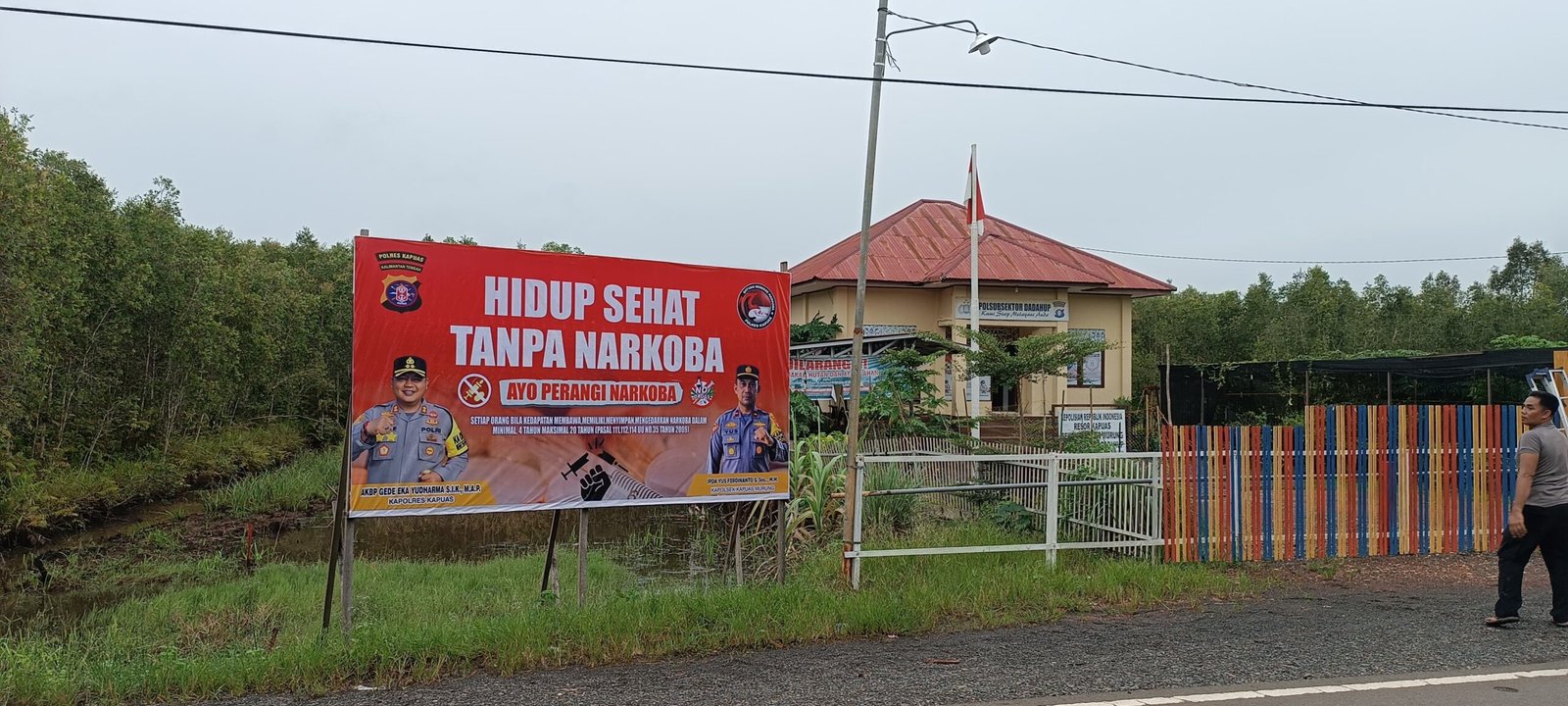 Kampanye Humanis Anti Narkoba, Satresnarkoba Polres Kapuas Pasang Spanduk Imbauan