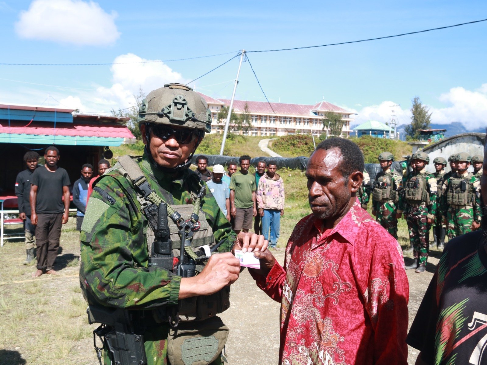 Kembali ke Pangkuan NKRI, Dua Anggota Kelompok Bersenjata di Intan Jaya Ucap Ikrar Setia