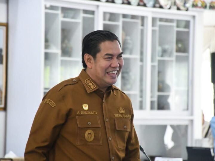 Wabup Pulang Pisau Ikuti Rapim Kartu Huma Betang Sejahtera di Istana Isen Mulang