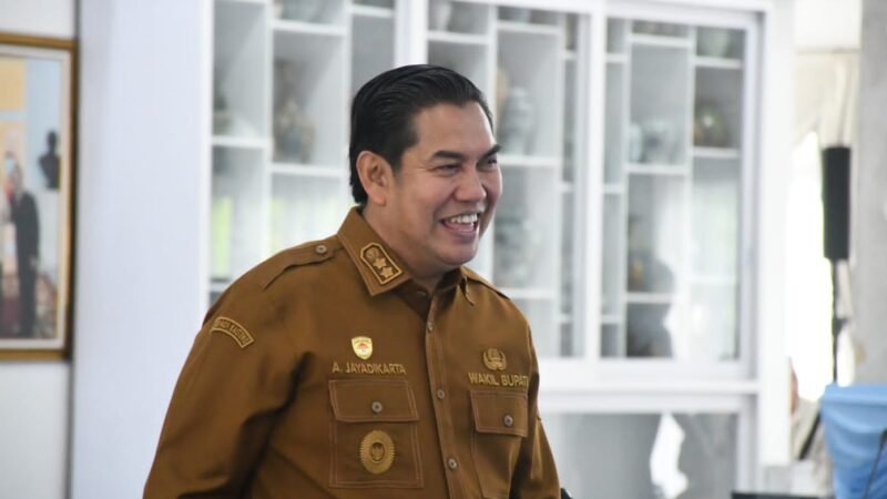 Wabup Pulang Pisau Ikuti Rapim Kartu Huma Betang Sejahtera di Istana Isen Mulang