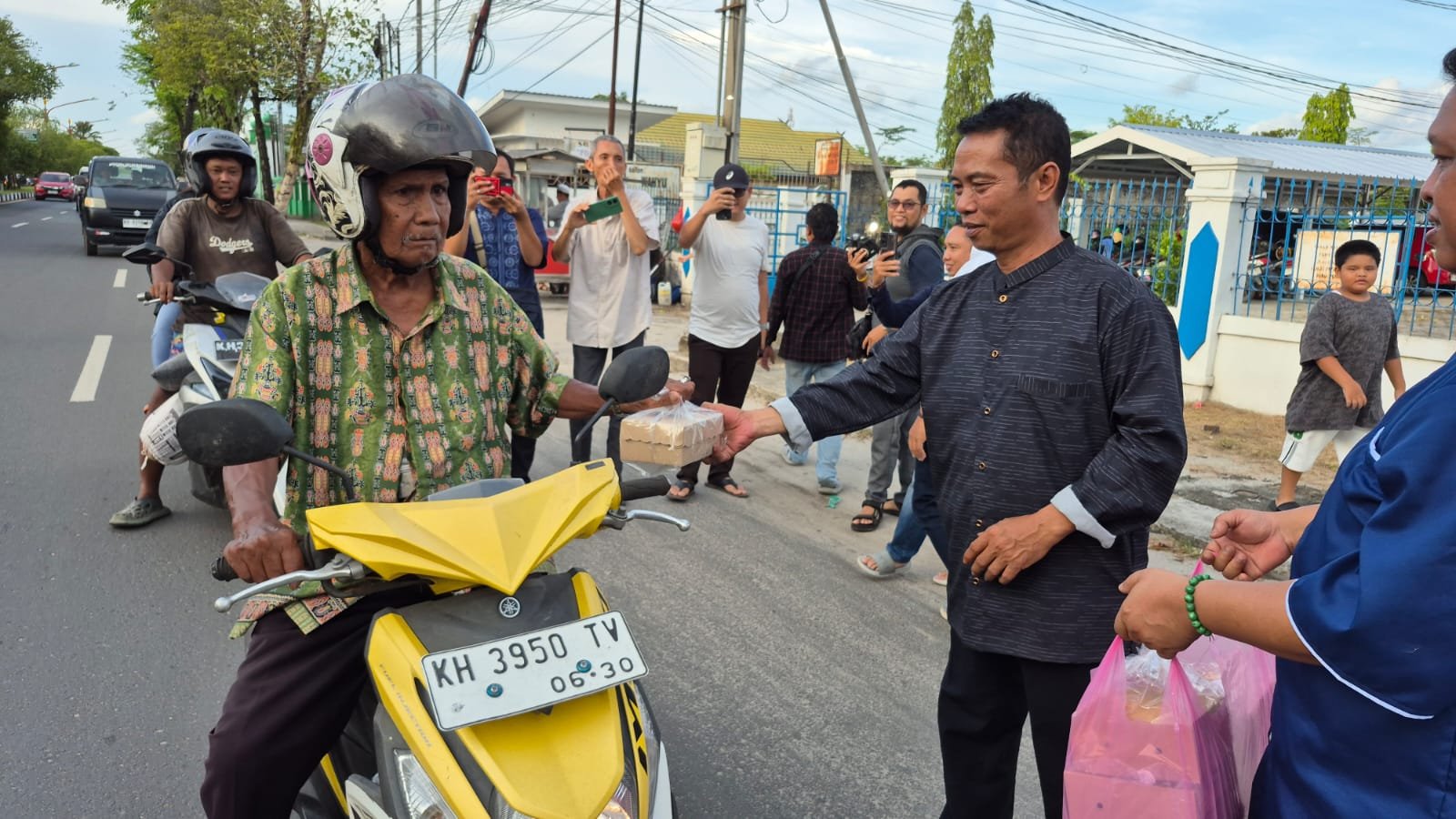 PWI Kalteng Berbagi Ratusan Takjil